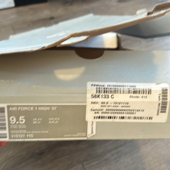 Misplaced checks done by the shoe surgeon - Picture 8 of 10